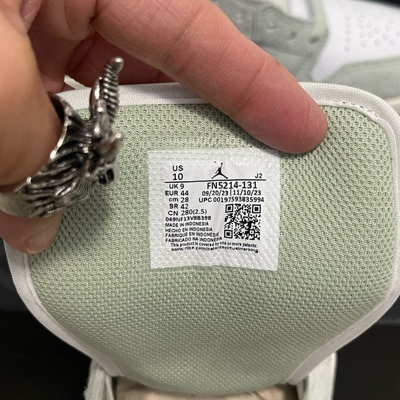 NIB Men’s Sz 10 (Euro Sz 44) Air Jordan 1 Low SE Sneakers In White/Sea-foam Sail - Picture 12 of 16